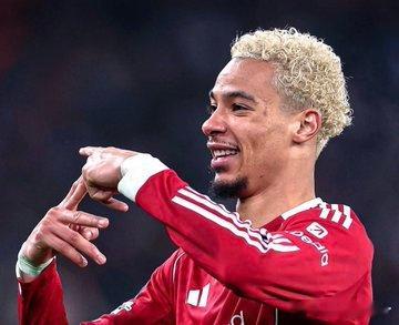 英超新援进球/助攻总数榜：20 | 若昂·佩德罗19 | 埃基蒂克13 | 哲凯