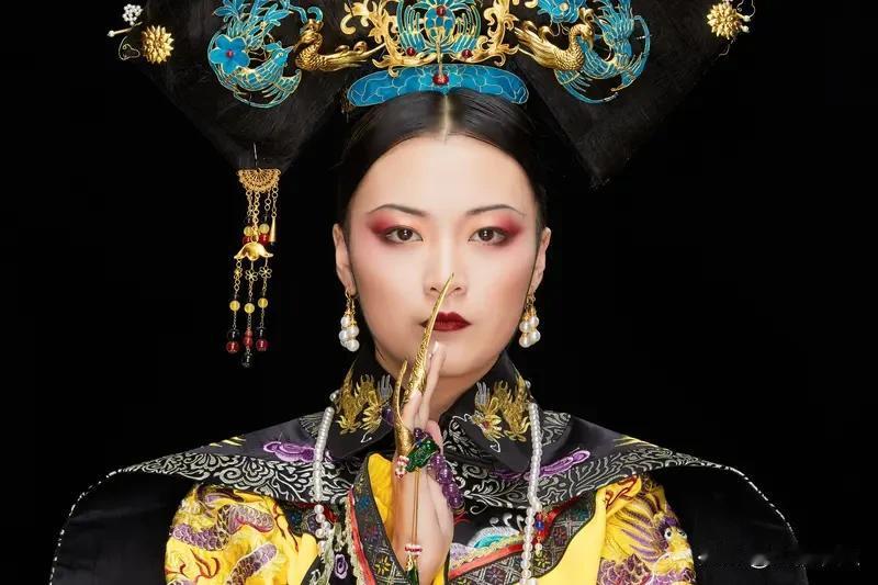 为何守寡多年的慈禧会在晚年怀孕? 慈禧晚年怀孕这事儿，纯属民间野史的八卦。从正经