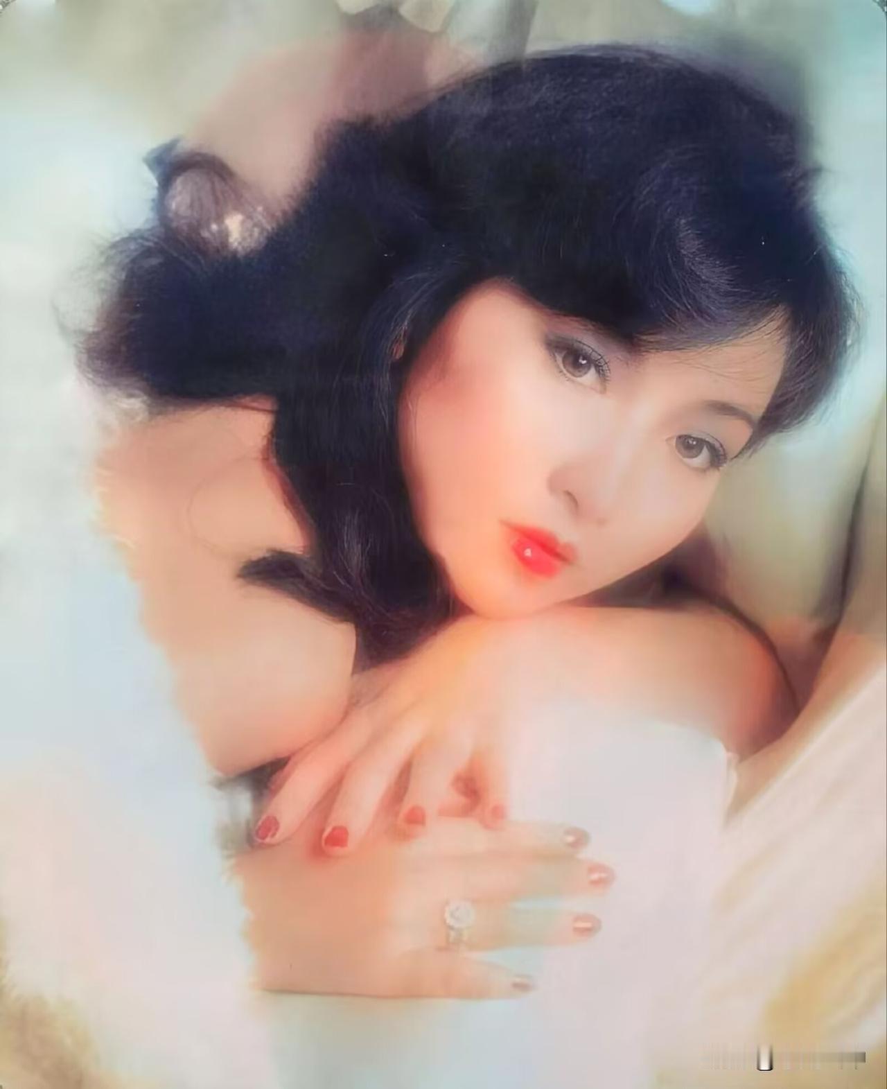 黄杏秀、钟楚红、利   智
蓝洁瑛、李嘉欣、王祖贤
林青霞、关之琳、张   敏