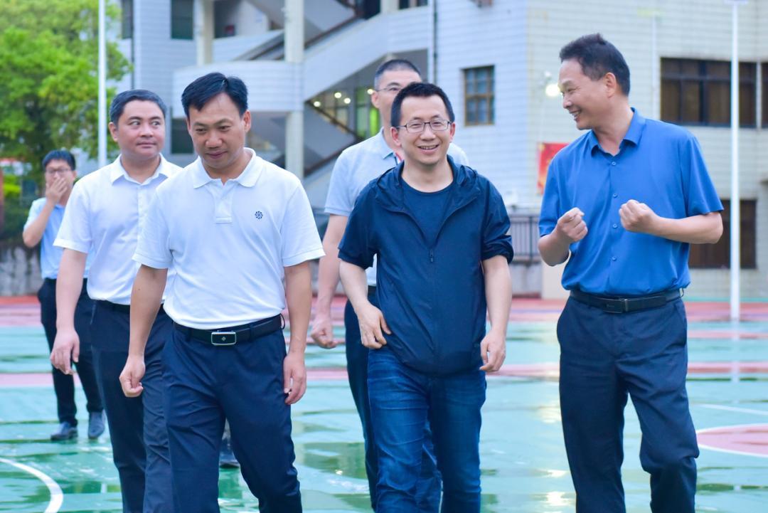 7月21日张一鸣追加3亿元公益捐款，芳梅公益基金总规模达到10亿元，全部定向用于