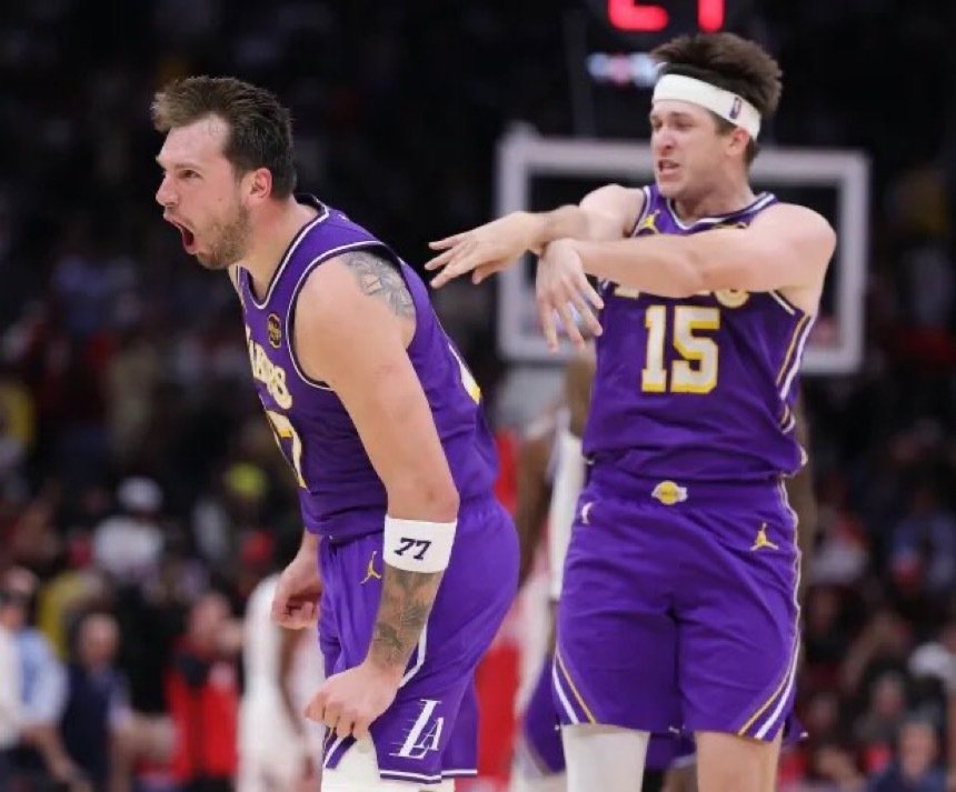 勒布朗评价卢卡作为主攻点：“他是进攻火力的头号人物，然后是AR。这两个人吸引了太