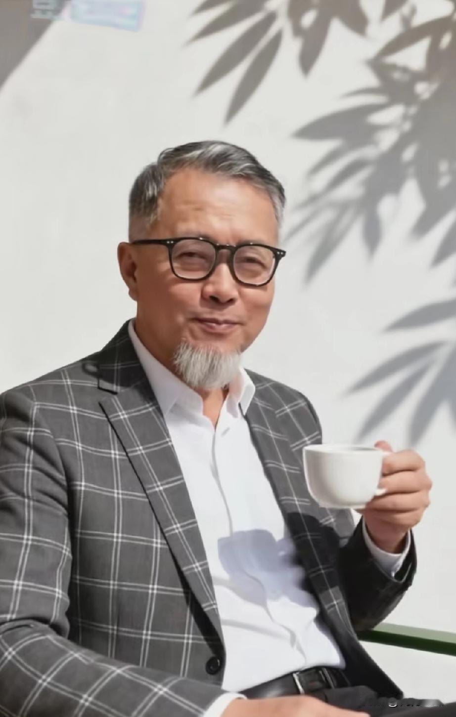 流浪大师、著名文化学者、“铿将三人行”创始人沈巍老师，十年后结局怎样？或穷困潦倒