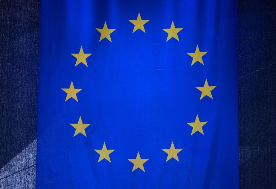 美2027年乌入盟计划遭欧盟痛批 割地换停战引外交乱局
 
新闻主题：美国抛出2