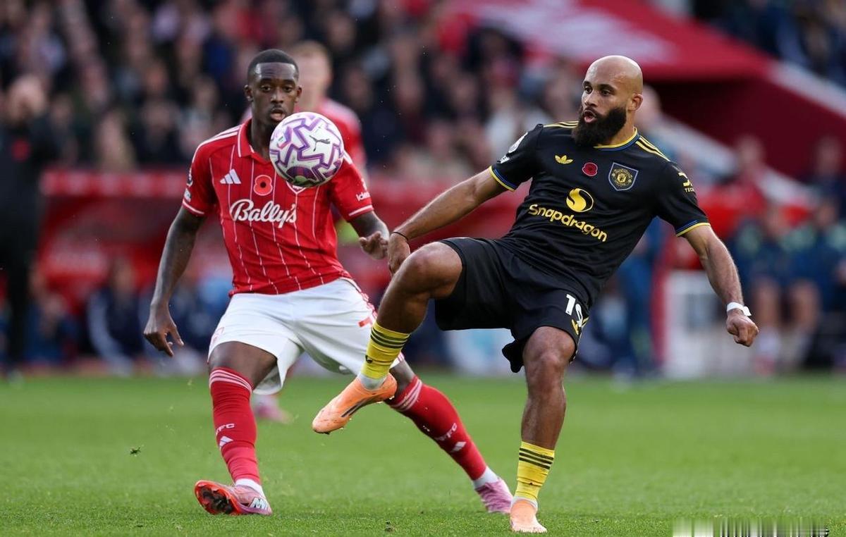 曼联控球六成，射门十八次，结果被保级队两分钟连进俩，差点翻车。
卡塞米罗刚破门，