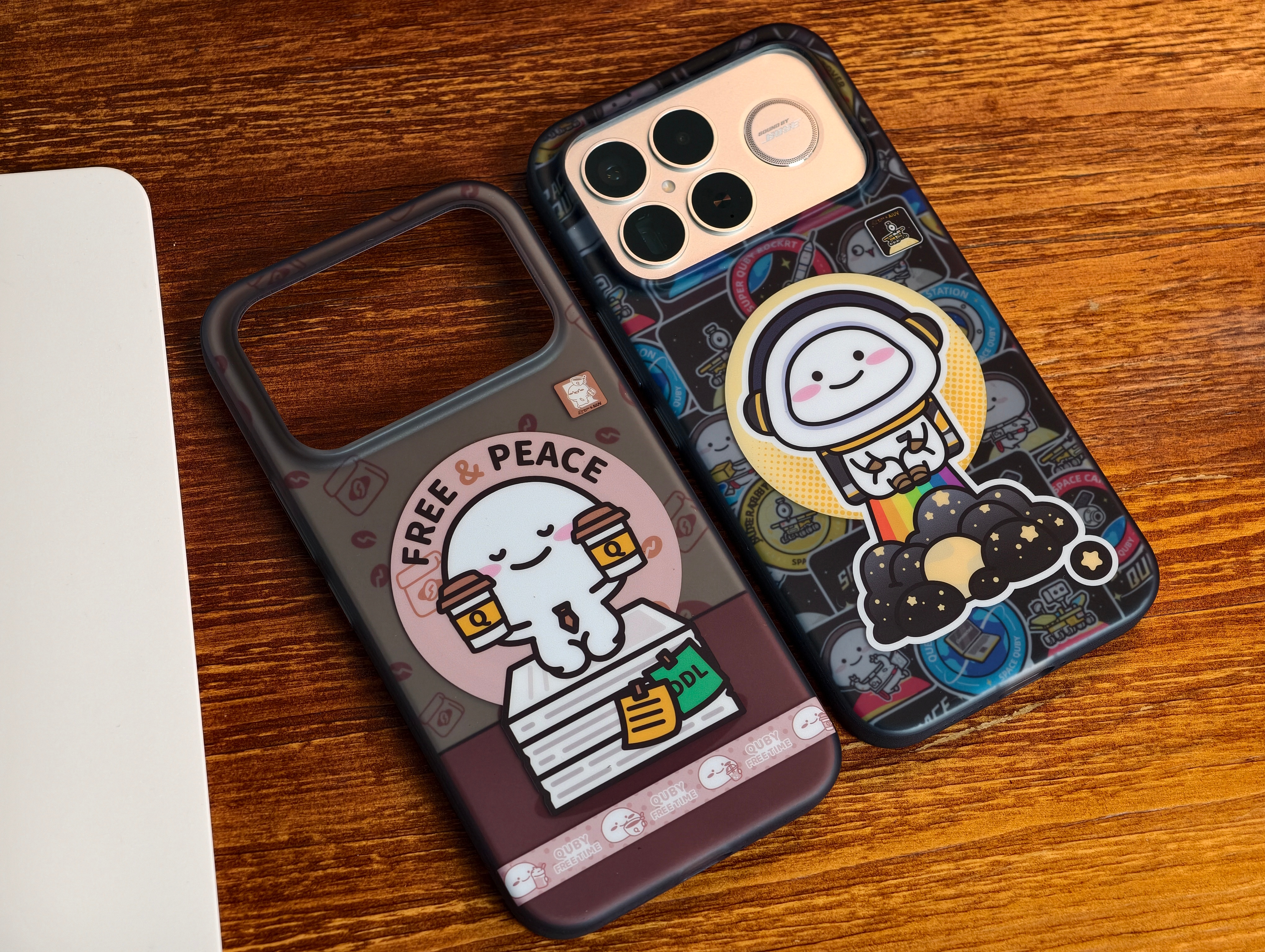 为REDMI K90 Pro Max打造的第一个乖巧宝宝联名壳系列，这是带尾巴的