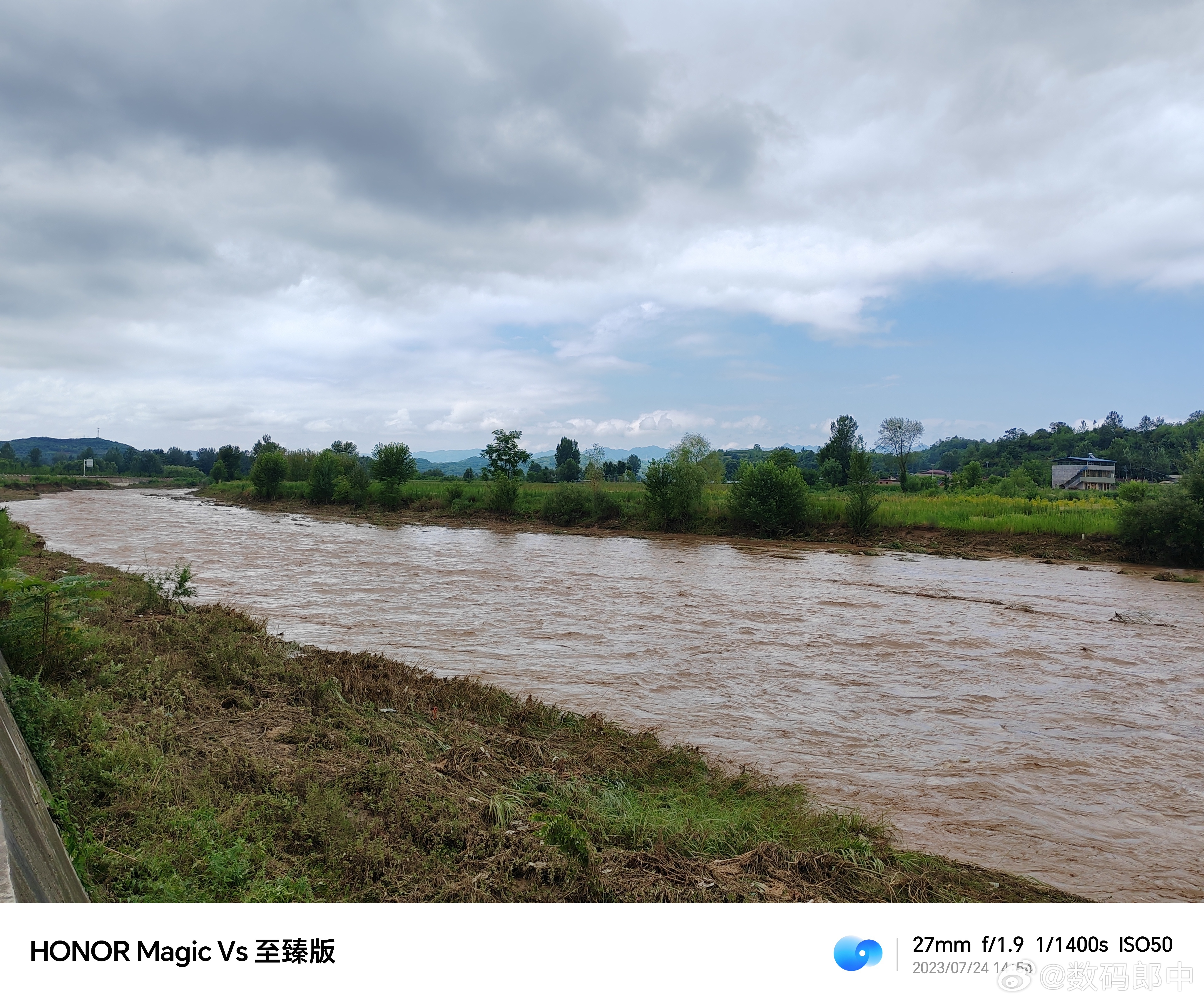 好家伙一场大雨洛河直接变黄河了 ​​​