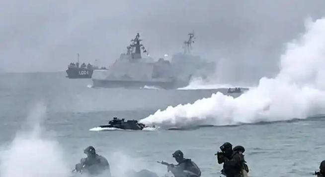 40000人阵亡，100艘战舰会被击沉？美媒表示，台海开战解放军伤亡惨重，大陆在