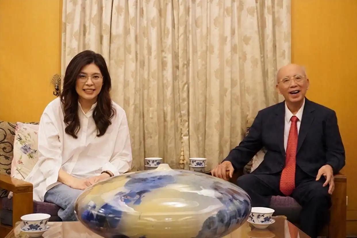 “两岸不能打仗 ，你(访陆)一定要成功，非成功不可！民进党‘抗中’保不了台，台独