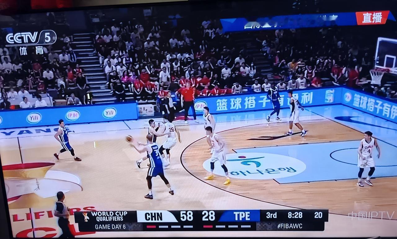 中国男篮可以提前开香槟了!上半场领先26分，下半场继续扩大优势，已经领先30分了
