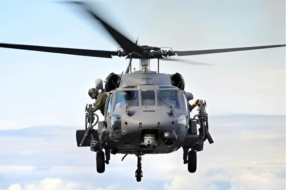 每天认识一件兵器 美国SH-60“海鹰”中型直升机SH-60是西科斯基公司研制的