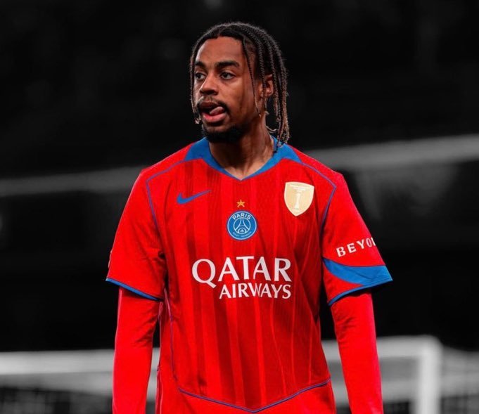 法国球迷俱乐部  🔴🔵德尚谈巴尔科拉：“他有能力成为法国国家队的首发球员，没