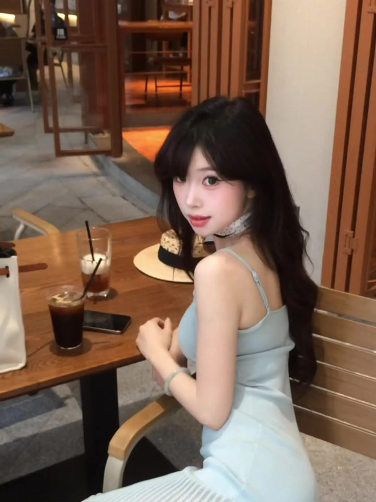 明媚比漂亮更动人