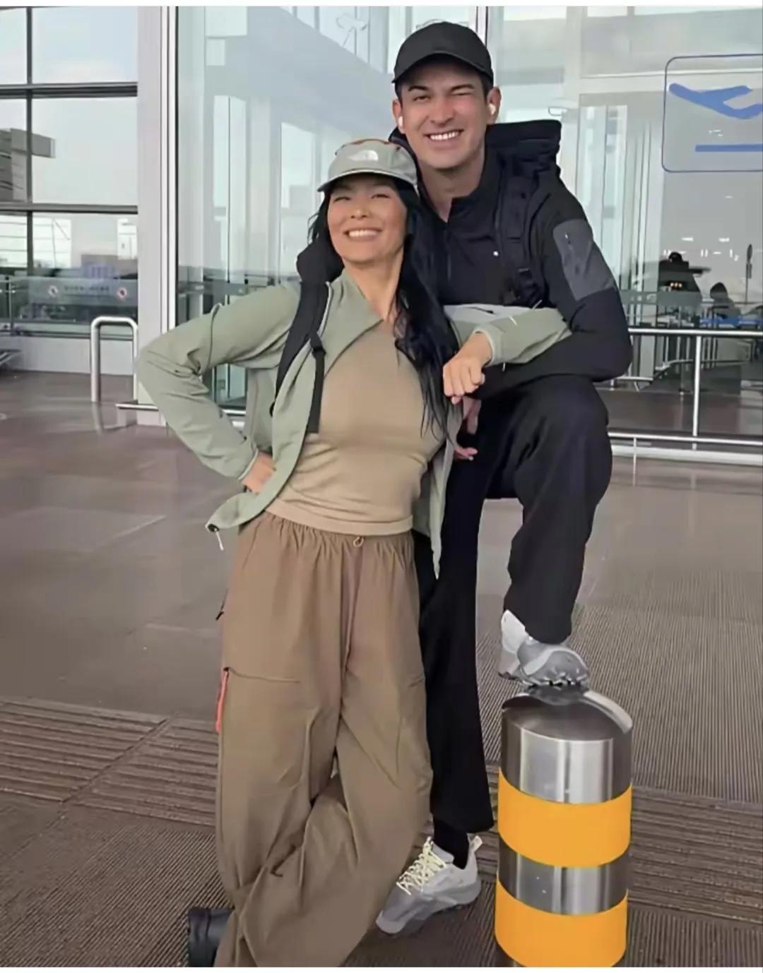 幸福妈妈非韦唯莫属！赢麻麻了！现年62岁的韦唯活出了小女人的模样，越来越年轻了，