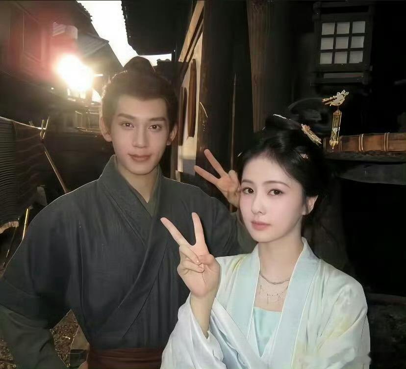 白鹿林沐然姐狗感大爆发两个大专生的惺惺相惜 