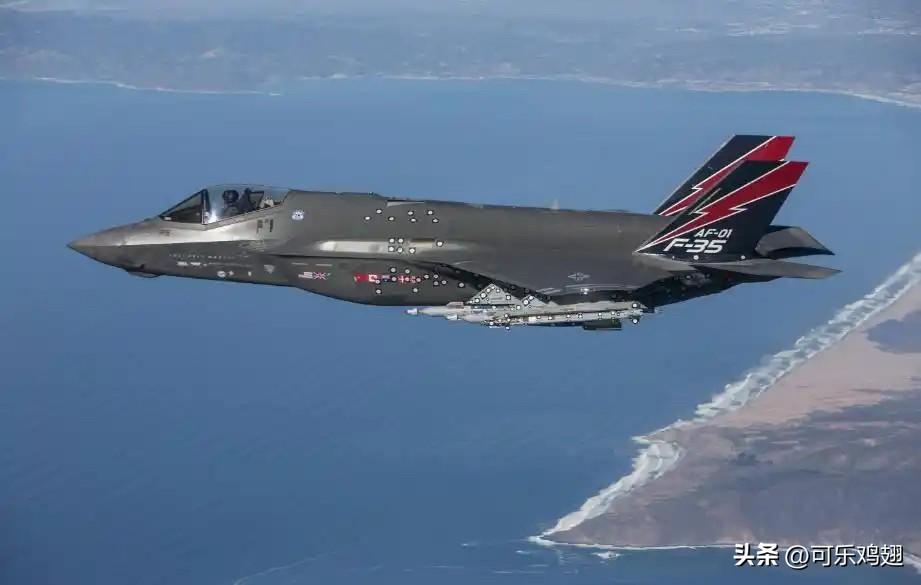 就在刚刚，

伊朗突然发动袭击！

当地时间7号凌晨，伊朗伊斯兰革命卫队直接宣布