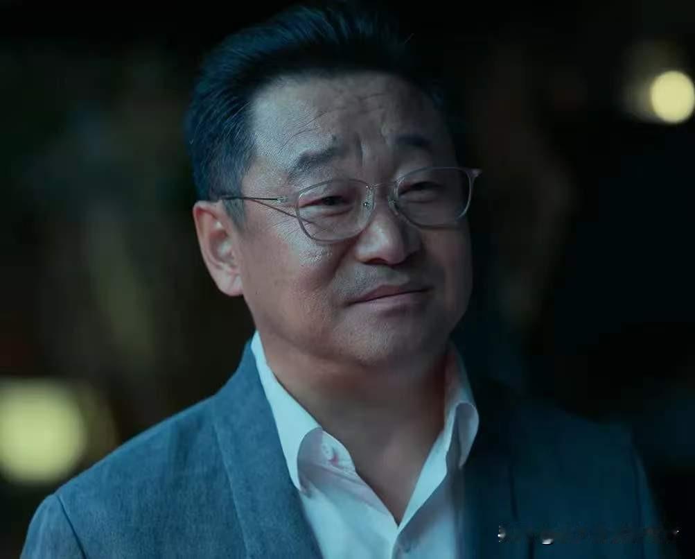 坏人演到这个份上也是绝了！

王景春在《人之初》中饰演的鹏来集团实际控制人吴国豪