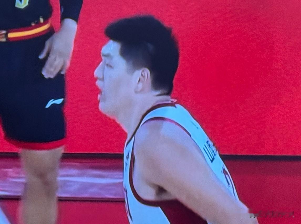 半场大逆转！山西54-49深圳

半场战罢，山西54:49领先深圳5分！
两节比