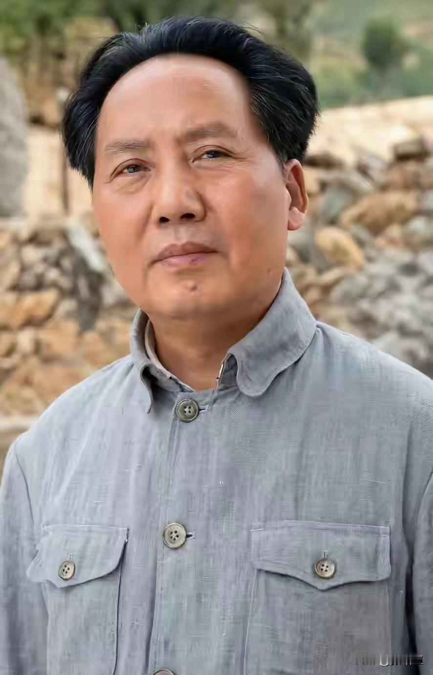 布衣领袖，质朴无华。