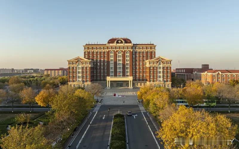 别再焦虑，孩子有没有大学上了？
只要孩子语数外三门综合成绩超过82分就能上大学。