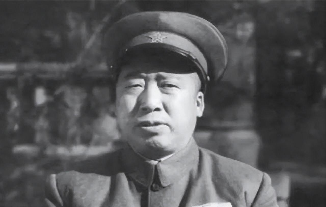 彭老总在革命战争中实际上是很孤独的，长征后期毛主席给彭老总做政委，那也是彭老总最