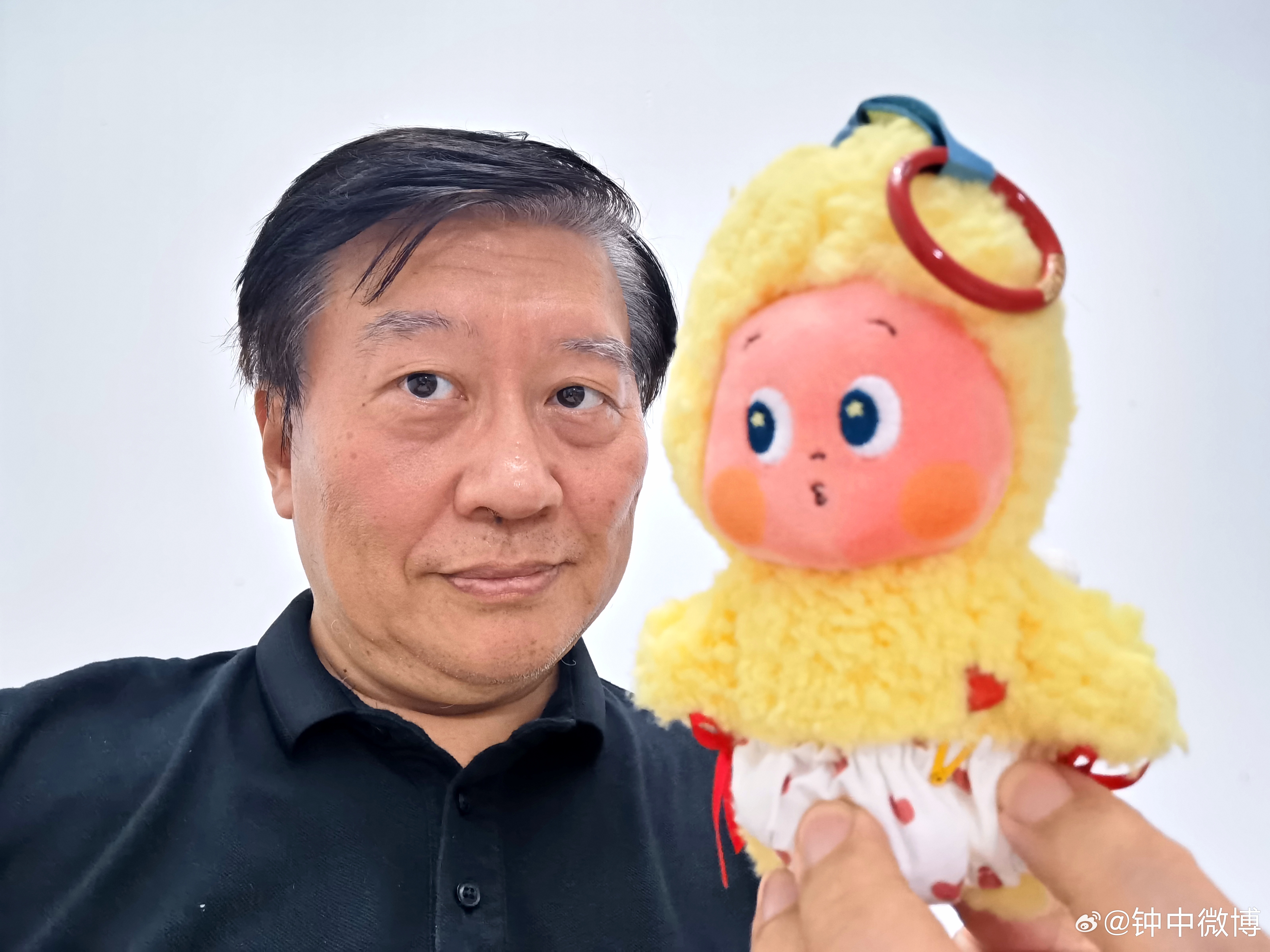 补发伊伊送我的生日礼物“星星人怦然心动系列”毛绒挂件盲盒，拆开是一个粉嘟嘟的“见