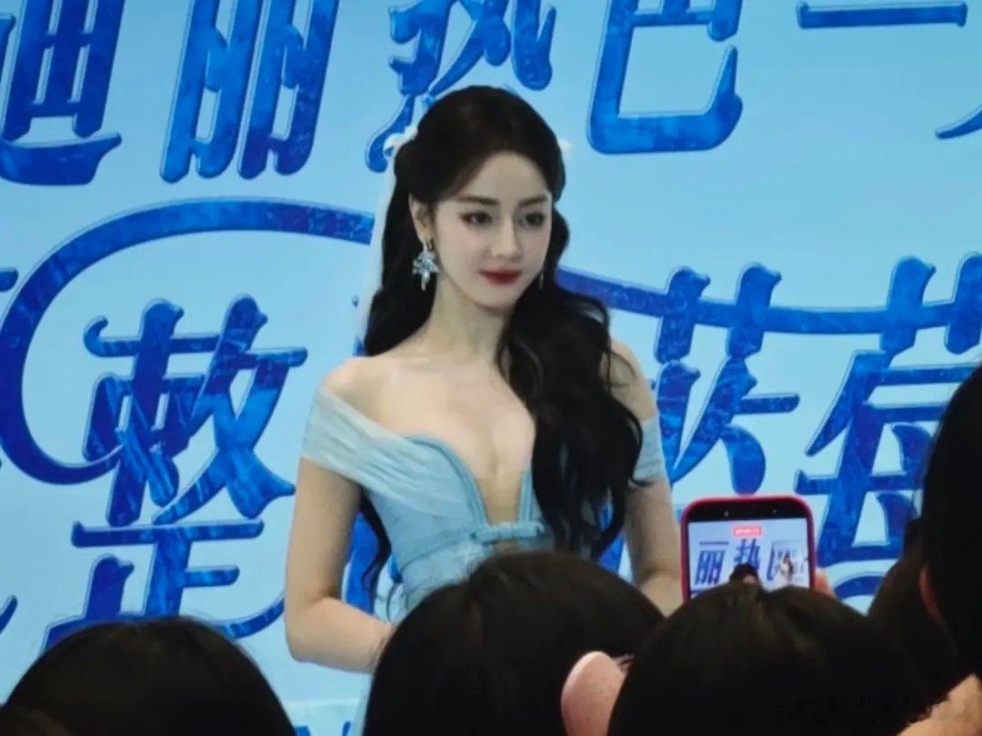 我滴个乖乖 迪丽热巴这生图震惊我 