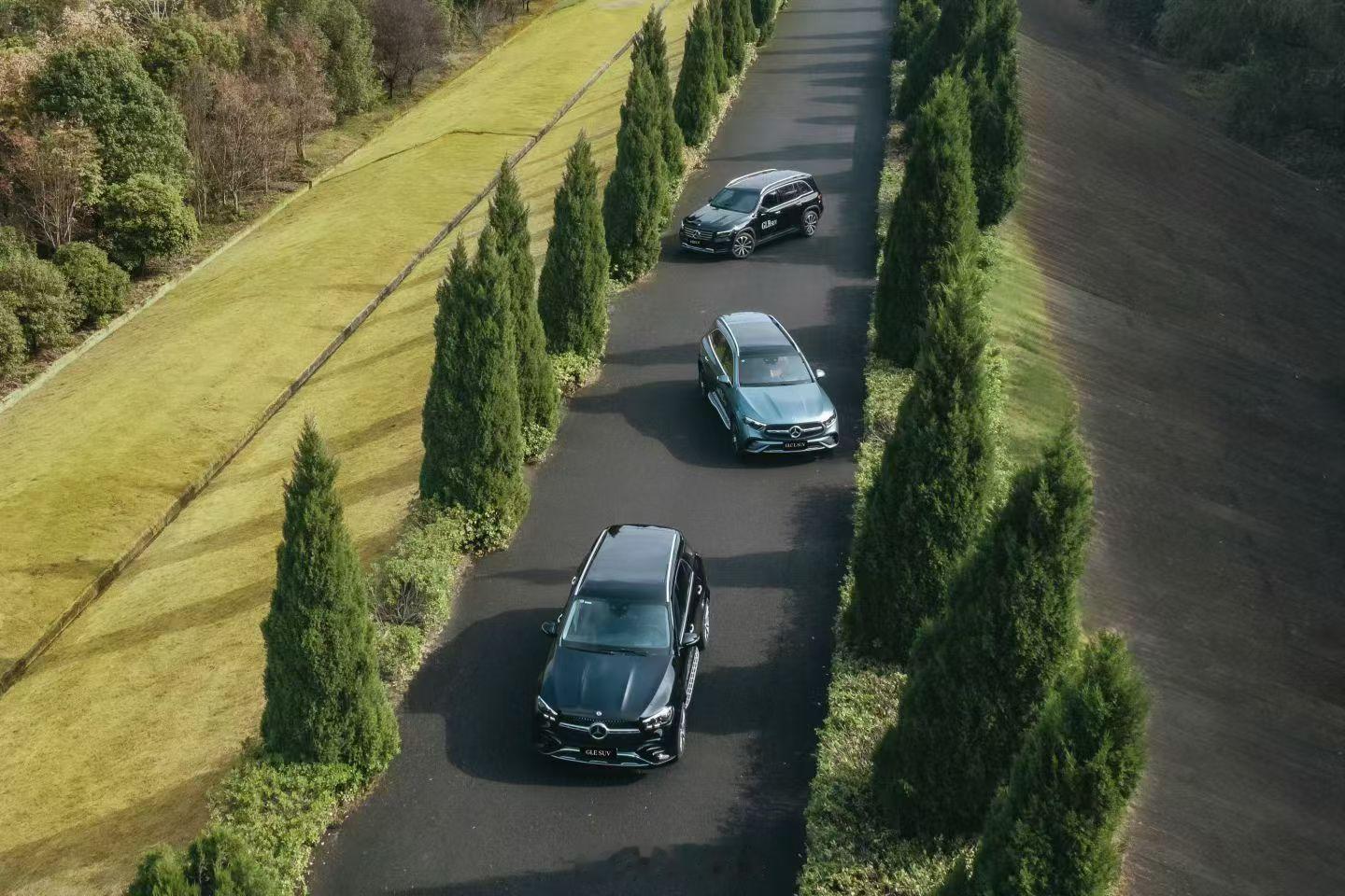 成功没有快车道，幸福没有高速路。所有的成功都来自不倦的努力和奔跑。 ​​​