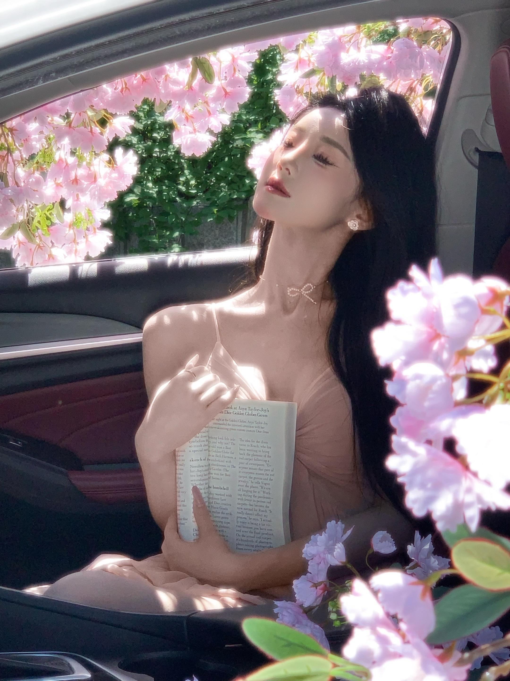 我不爱无聊人间 只偏爱你眉眼