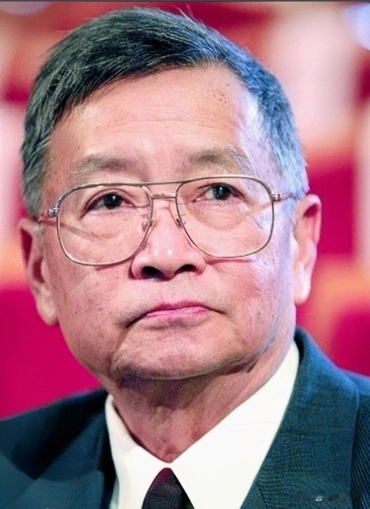 1969年，37岁梁从诫被下放江西劳动，妻子周如枚立刻提离婚，还给儿子改名换姓，