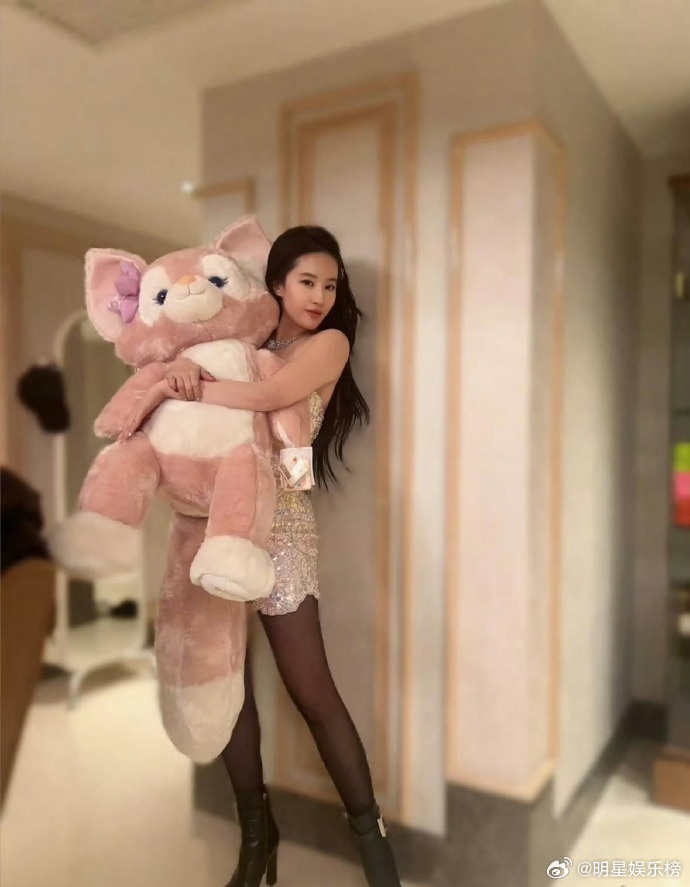 不愧是中国第一美女刘亦菲，这谁看了不迷糊？ ​​​