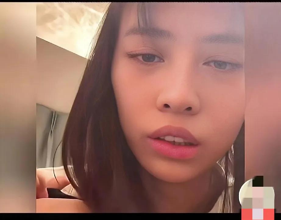 广东女子远嫁四川因一个鸡蛋掀桌子，被丈夫用衣架打，她说先工作再离婚。所以说女孩子