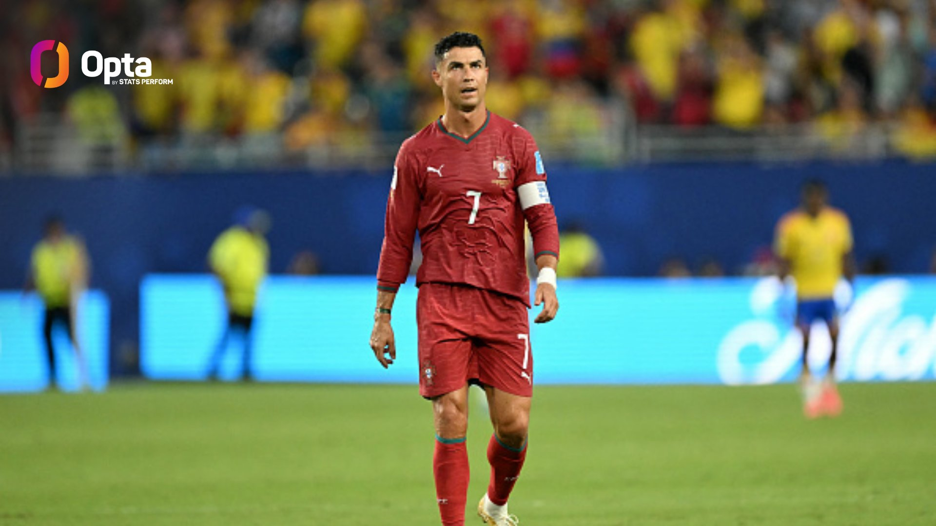 ✅⚠Opta：“3 - 21世纪世界杯中越位次数最多的球员：罗宾·范佩西：25蒂