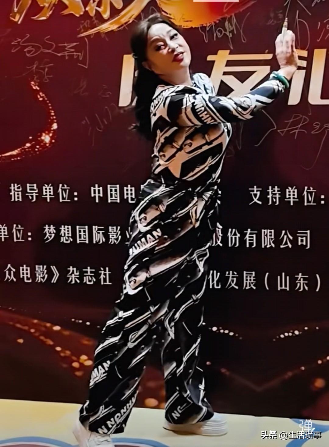 刘晓庆说：要活150岁，上不封顶
……
今天，看到“刘晓庆”在从影50周年活动上