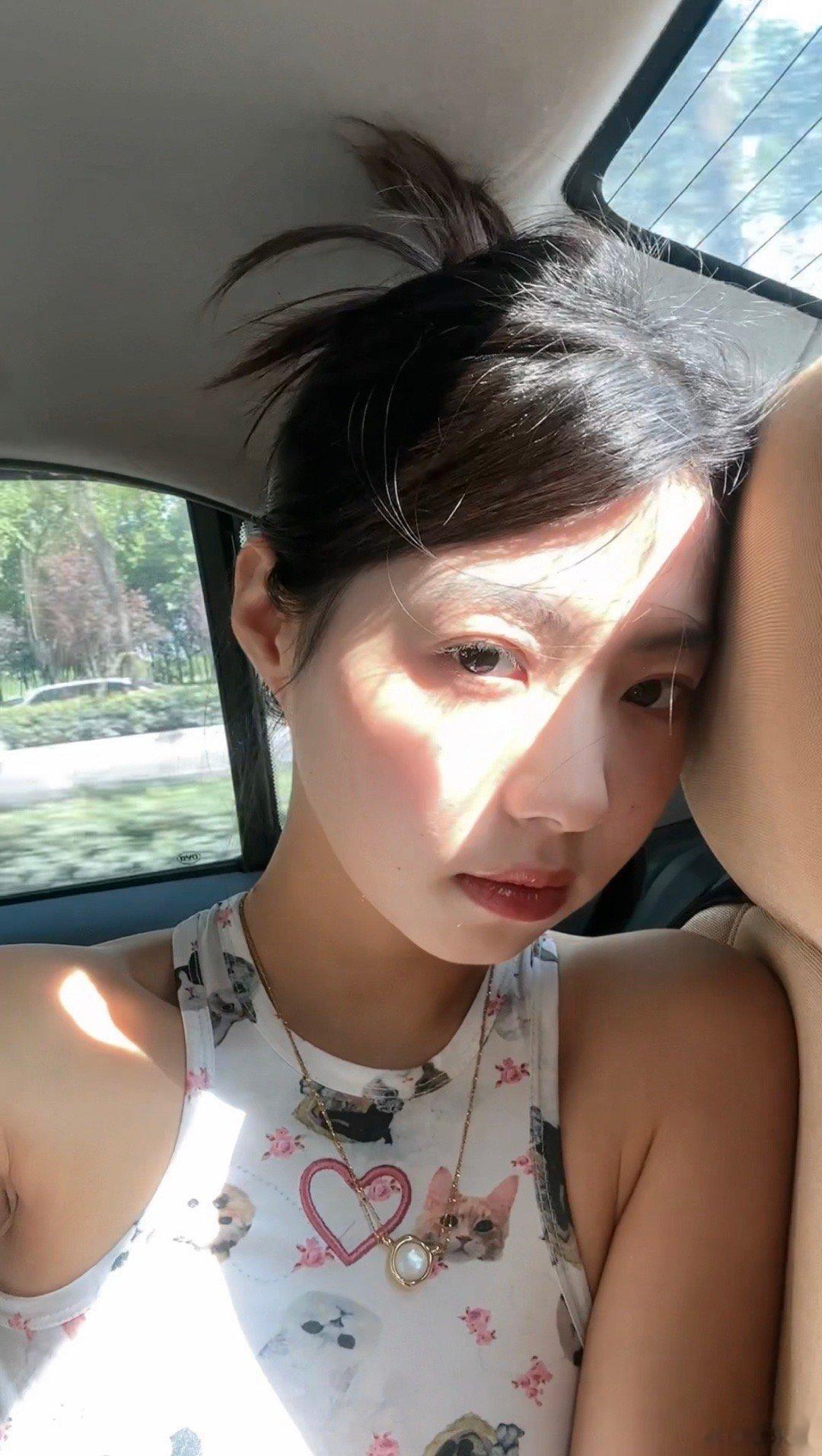 今天的阳光是暖暖的#时尚穿搭#  ​​​