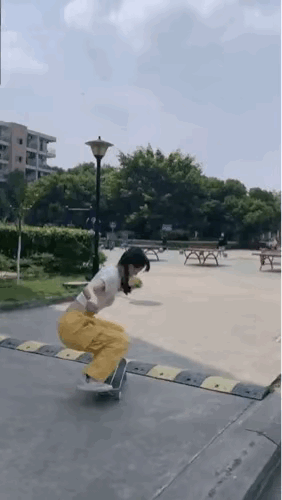 图1：妹子从一开始出场，我就不怎么看好她，结果真的是这样。
图2：这样的女朋友，