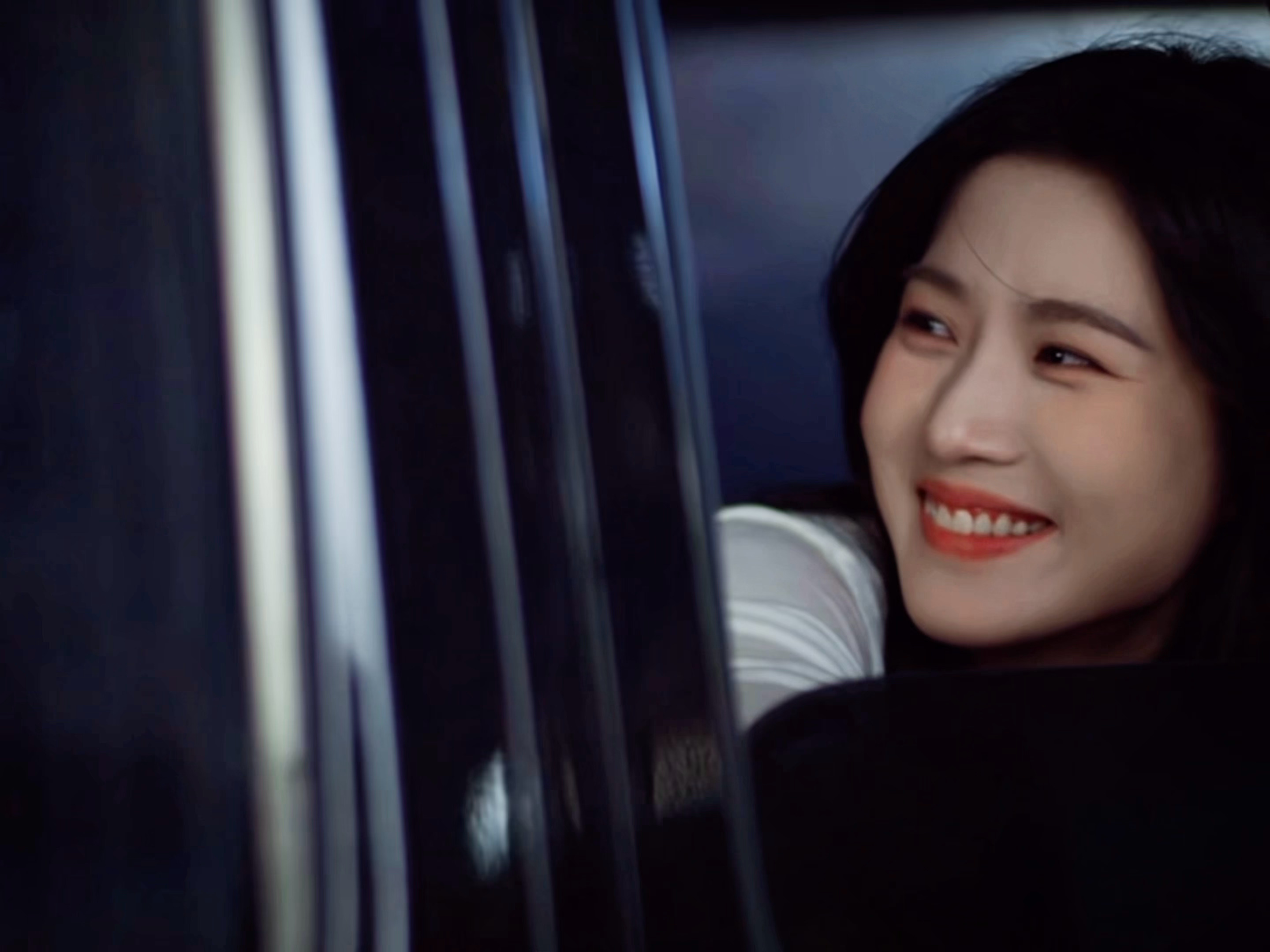 胡羞的少女心事💕💓确定关系后车里心动隔空对视这段，卢昱晓演技太灵了卢昱晓演出