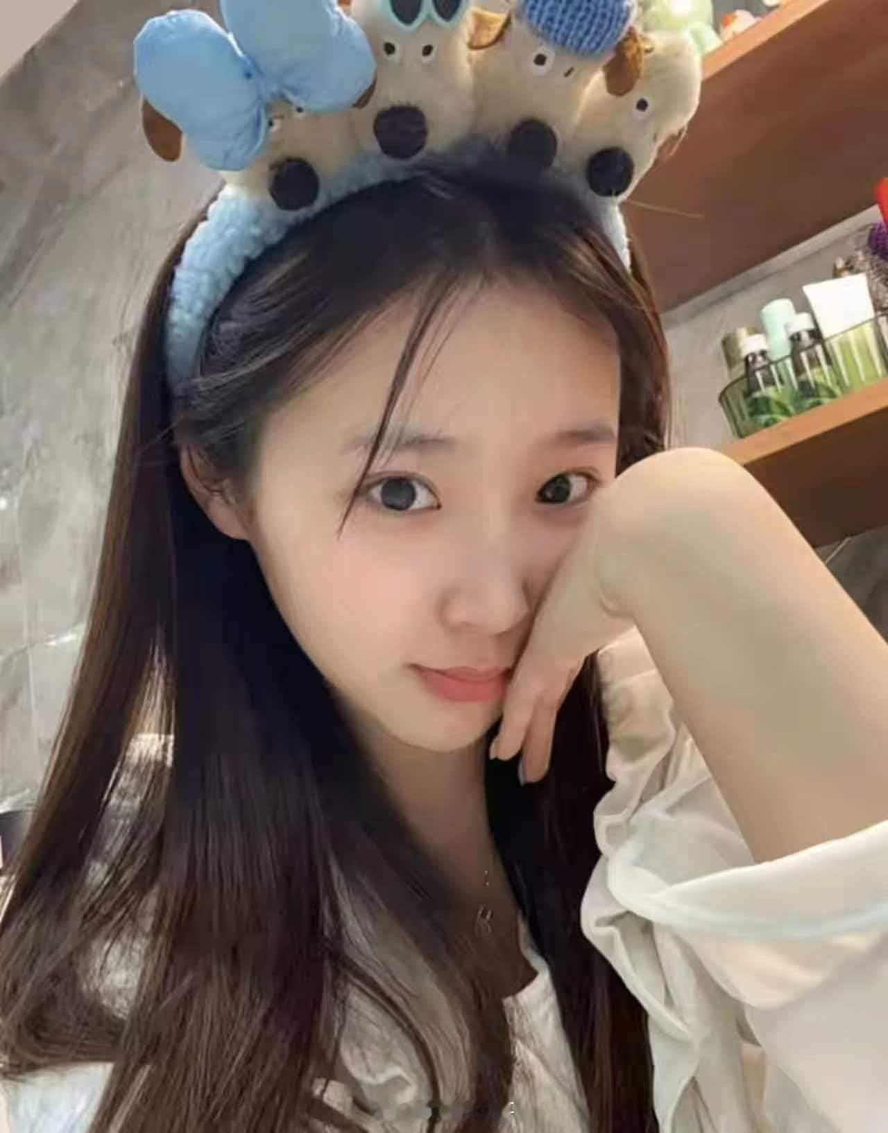 午后成交量又掉了下来。现在全球股市的走势因AI共振。这段时间加上财报季大概率要走