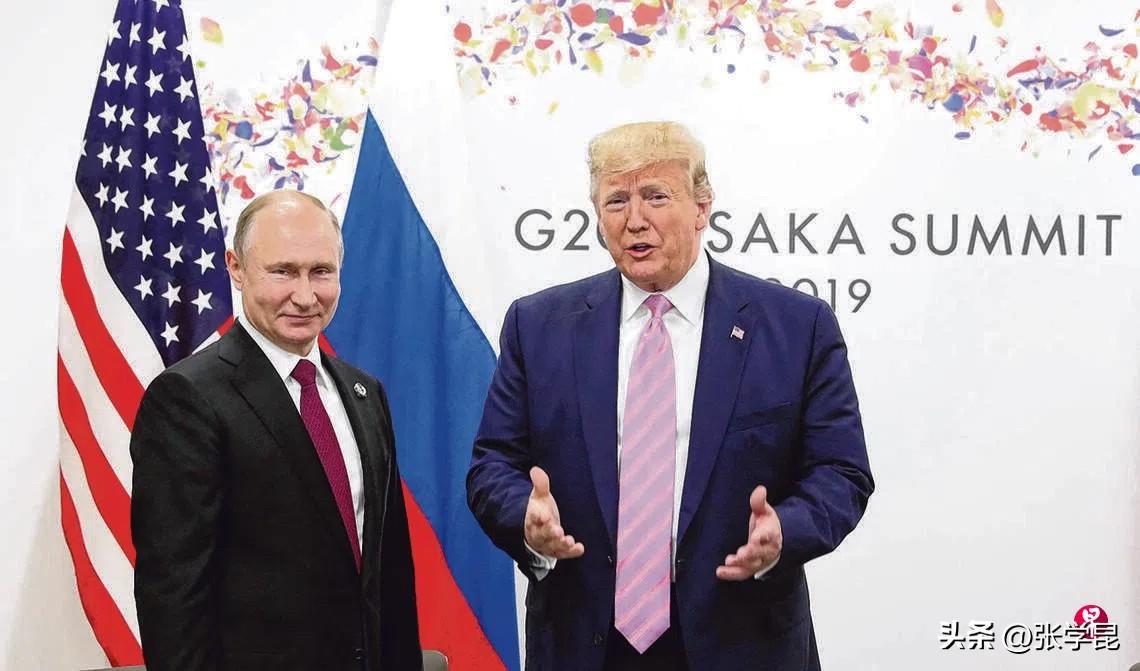 美国前国务卿蓬佩奥今天发文说：“邀请弗拉基米尔·普京出席二十国集团峰会，无异于向