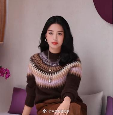 杨采钰产后首次出席活动 杨采钰产后首次出席活动，看起来状态很好~ ​​​