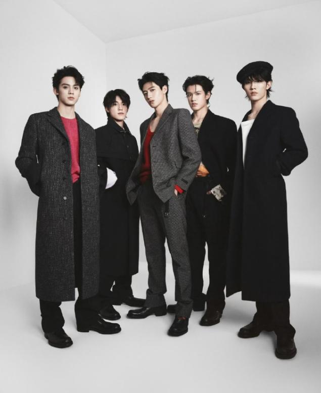 时代峰峻二三四代艺人工作停摆！
时代少年团前段时间举办演唱会，成员粉丝之间因为争