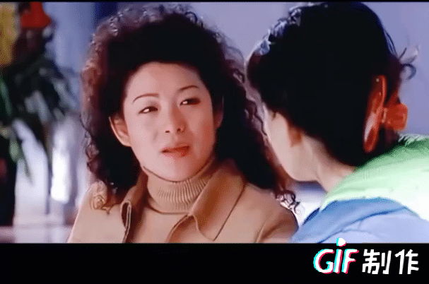中年男人累，上面有父母，下面有孩子，工作要忙，回家还有老婆。

这段对话是很现实