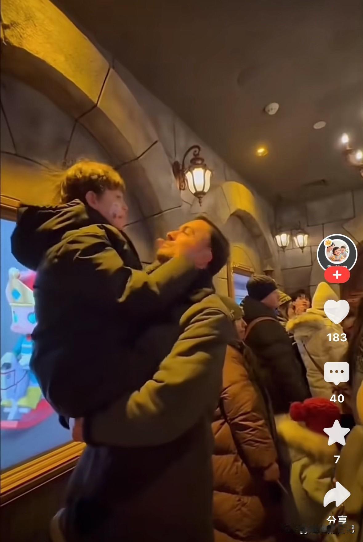 人间有人人上人，山里有树树挨树，天上有五云忆云