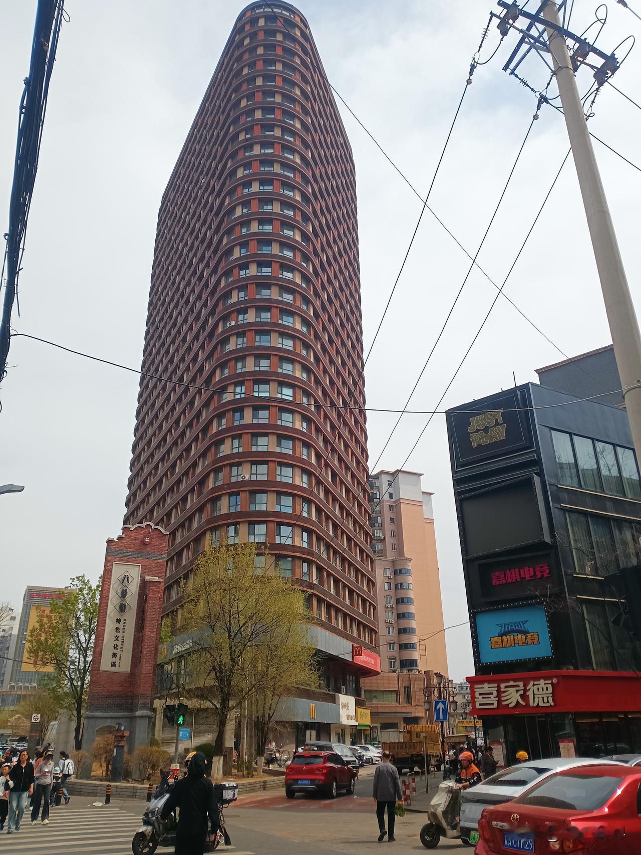 沈阳的武康楼
比上海高多了
来沈阳可以打卡一下
顺便去南市场
好吃的多
再到咖啡