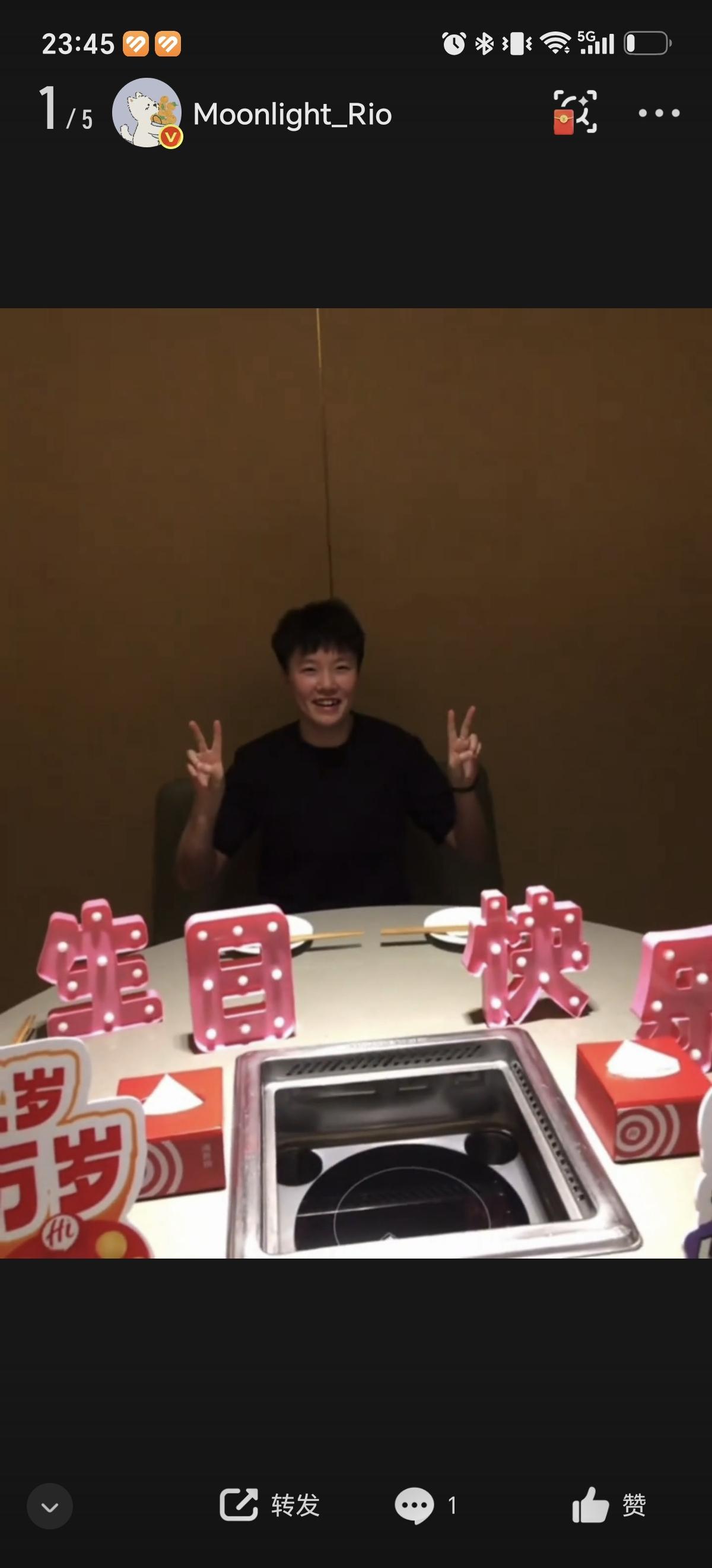 7月27日范姝涵和队友一起吃蛋糕过22岁生日，还发文一步步完成当时心愿。原来范姝