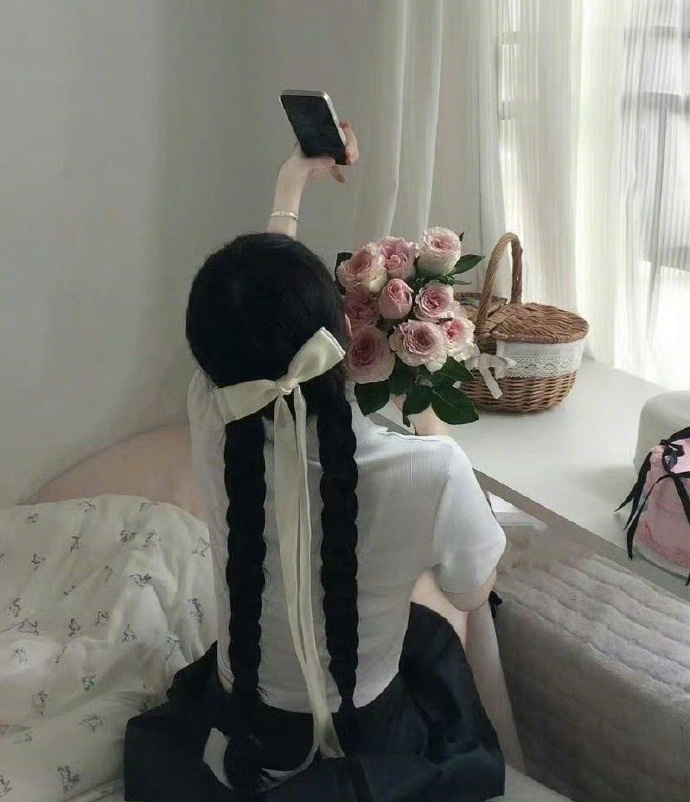真正能治愈你的是变美，变瘦，变有钱，但绝对不是爱情和婚姻。 