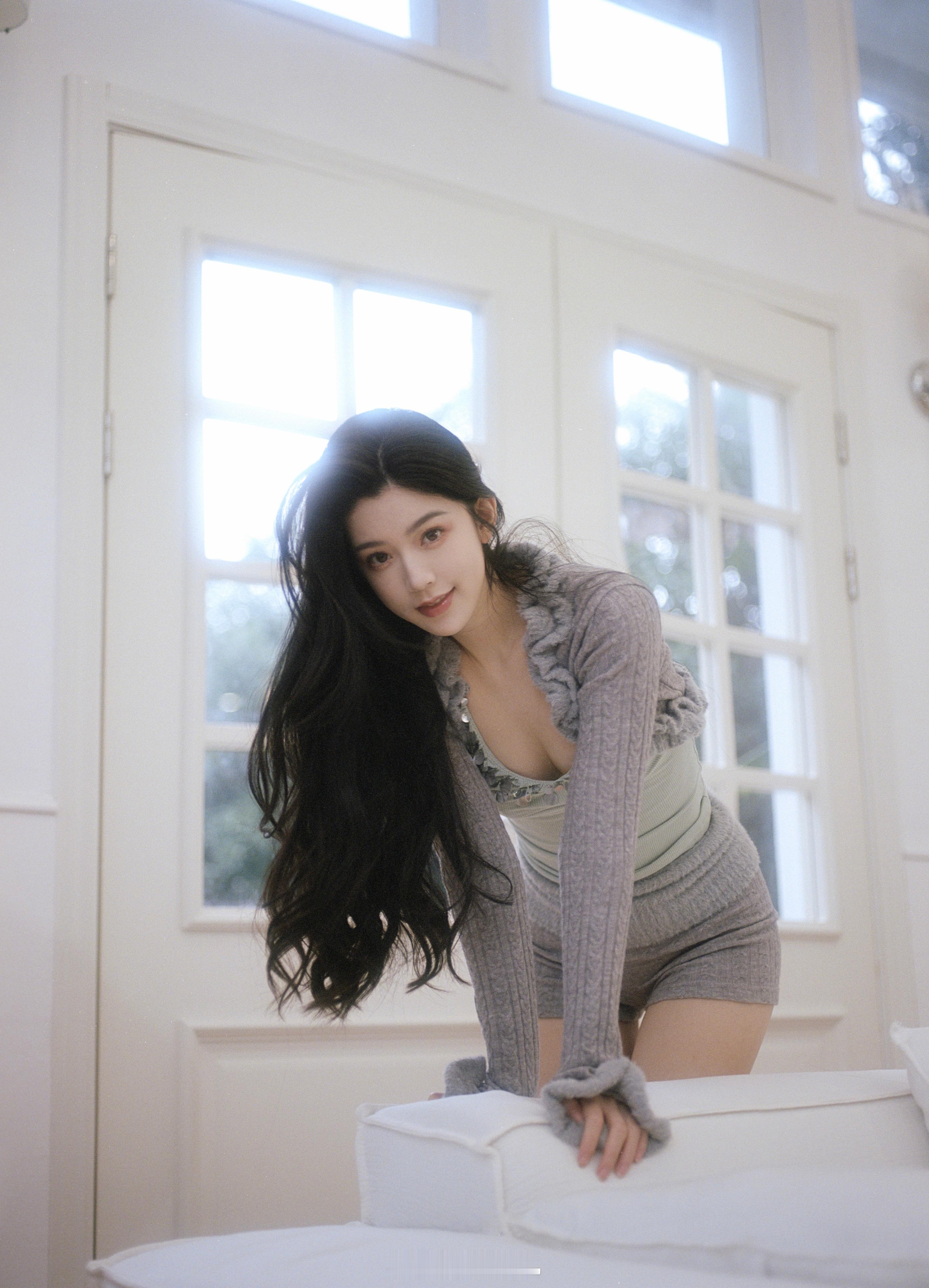 冬天在家里，最舒服啦～ 胶片写真少女写真人像摄影深圳约拍日系