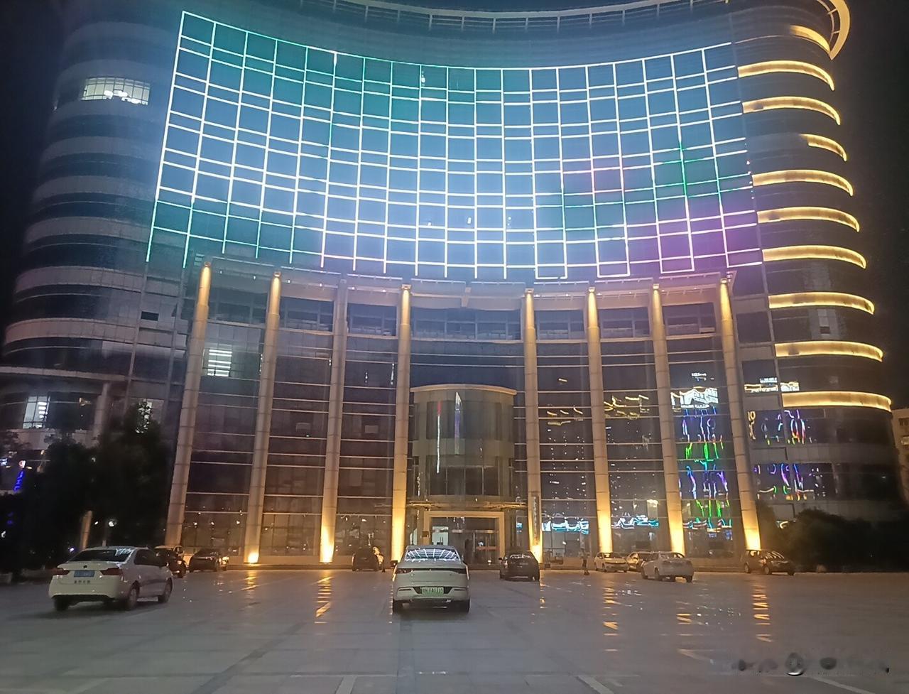 晒图笔记大赛夜色阑珊，我在直班，你呢？在干嘛？