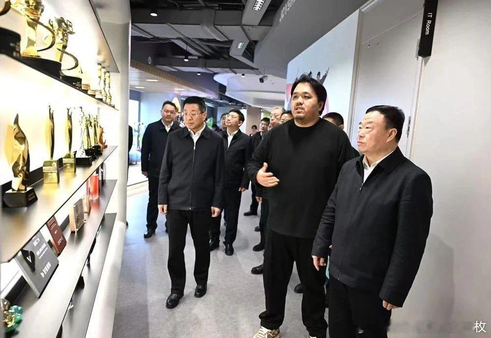 据“长春发布”消息，4月30日，长春市委书记张恩惠、市长王子联走访看望动画《茶啊