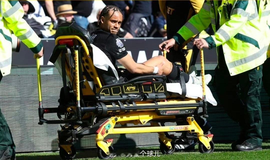 狼队0比1热刺三分到手，伤员激增！英超第34轮，热刺客场惊险1-0战胜狼队，艰难