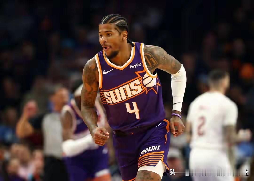 小贾巴里史密斯祝福太阳后卫杰伦格林24岁生日快乐！！！